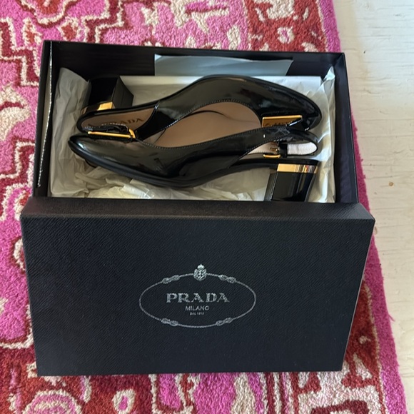 Prada - Picture 6 of 8